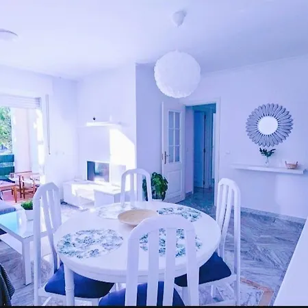 Appartement Junto Paseo Maritimo Piscinas Jardines Y Parking