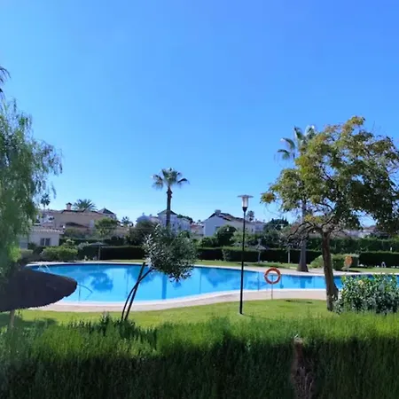 Appartement Junto Paseo Maritimo Piscinas Jardines Y Parking